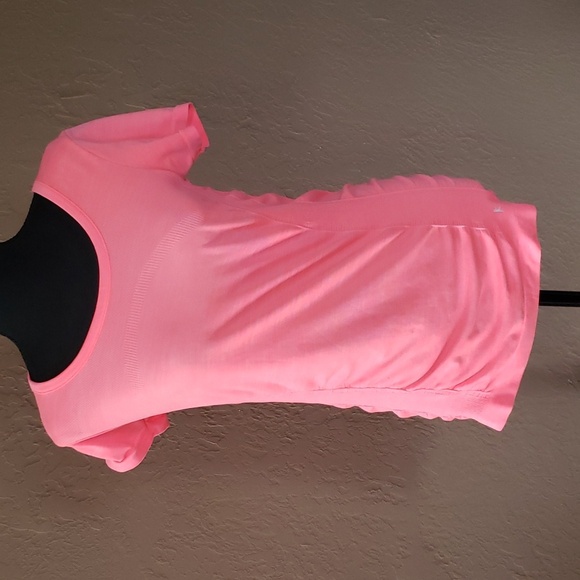 Danskin Now Semi-fitted Tee Medium - Picture 1 of 5